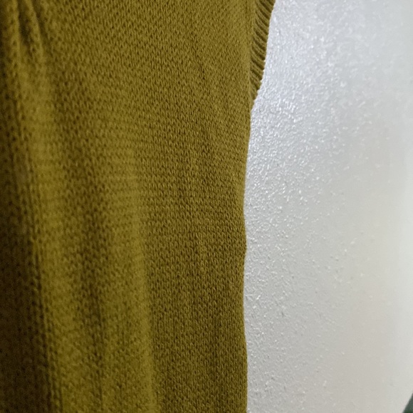 Sparrow Sweater Dress. Good, pre-loved condition (some piling around hem). - Picture 4 of 5